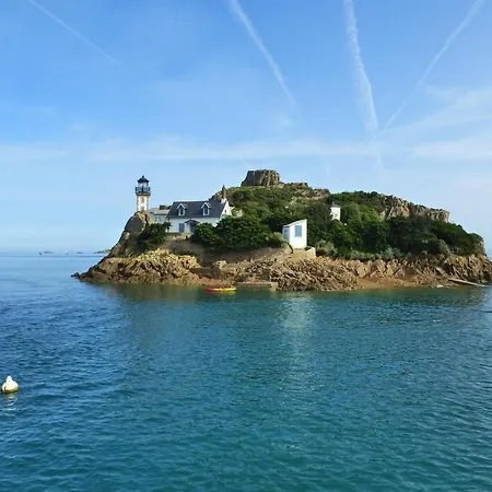 Small Premium Cottage, A Nugget By The Sea *